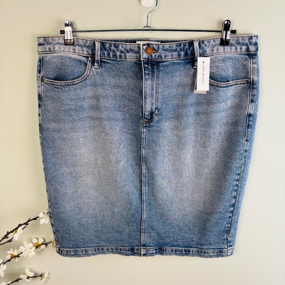 Lane Bryant Denim Pensil Skirt NWT SIze 20 - Picture 2 of 4